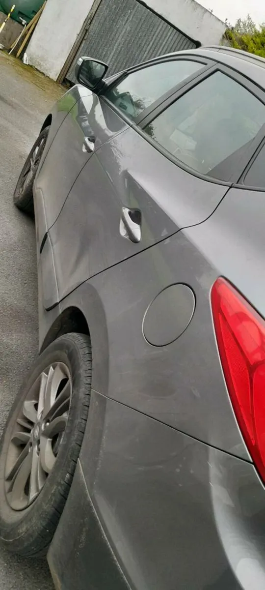 Car - Image 1
