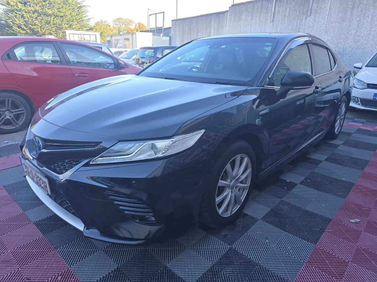 2020 TOYOTA CAMRY LIKE NEW - Image 3
