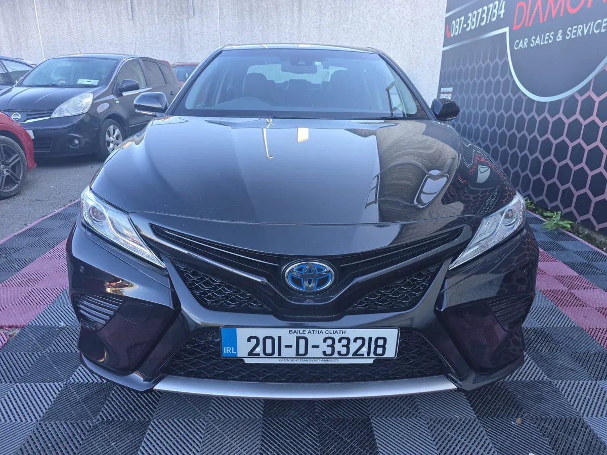 2020 TOYOTA CAMRY LIKE NEW - Image 2