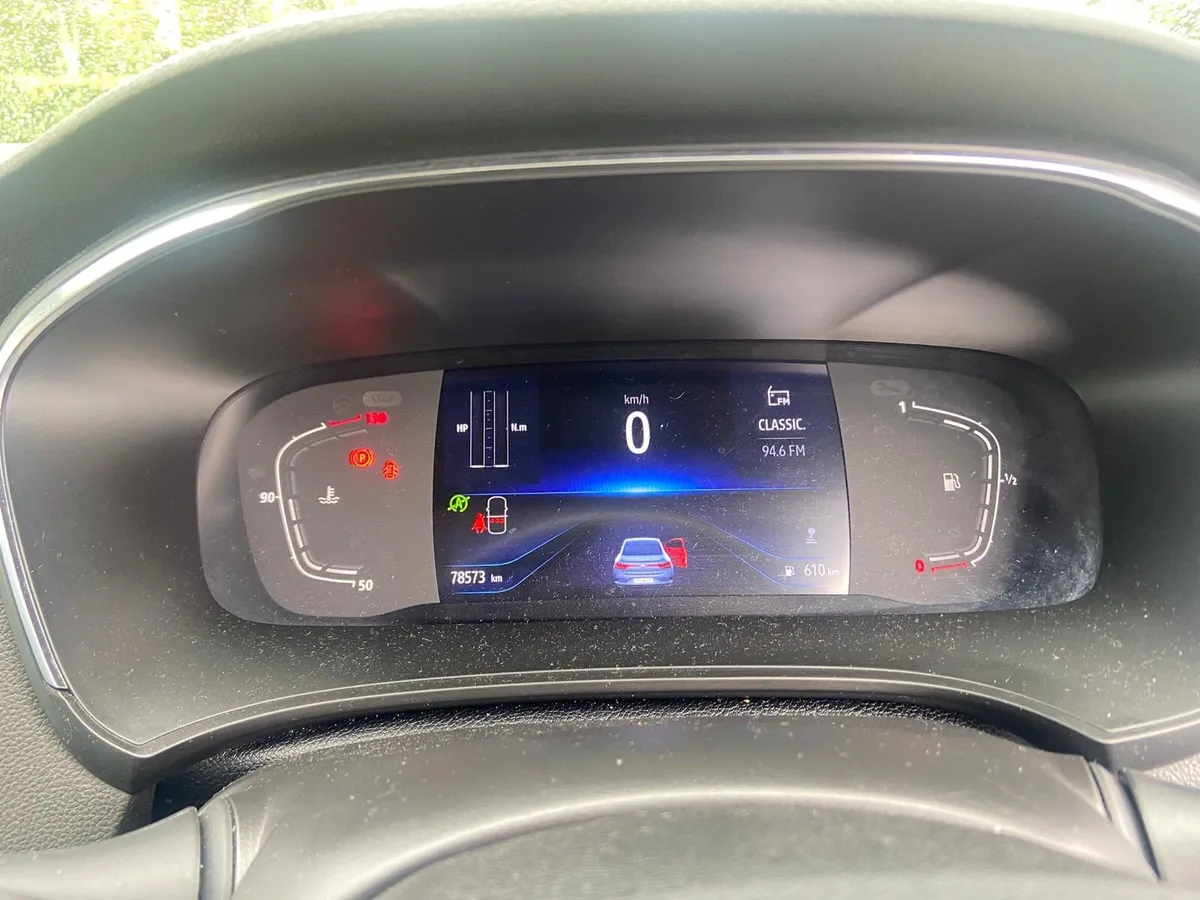 2021 Renault Megane Renault PLAY BLUE DCI 4 door - Image 4