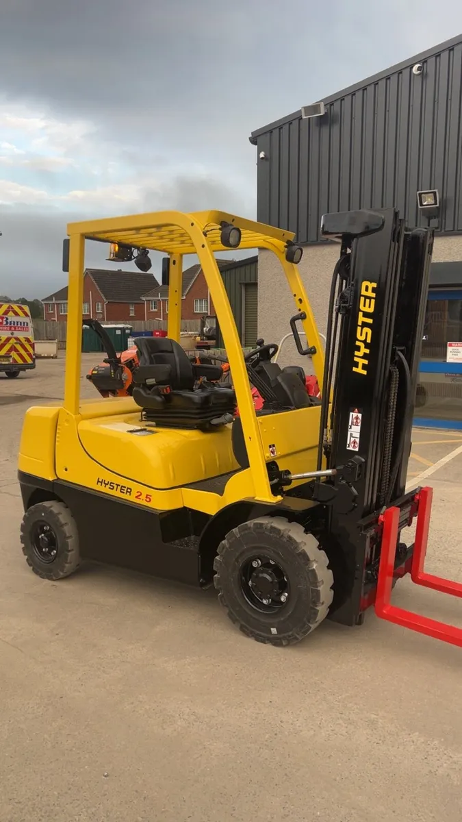 HYSTER H2.5XT FORKLIFT - Image 1