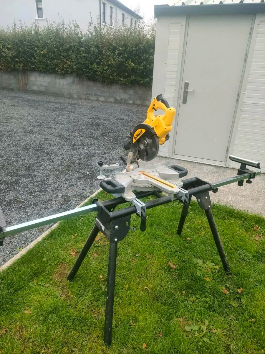 Dewalt Sliding Mitre Saw with foldable stand - Image 2