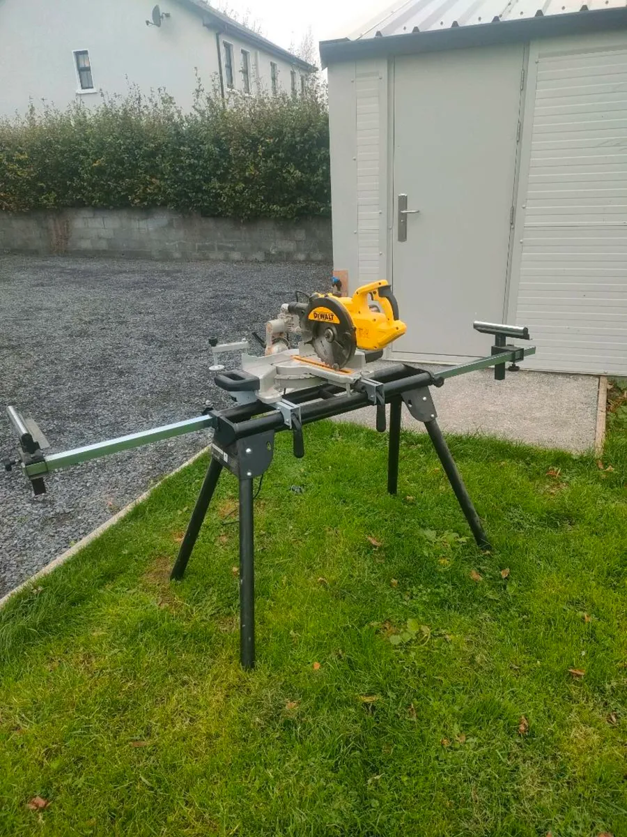 Dewalt Sliding Mitre Saw with foldable stand - Image 3
