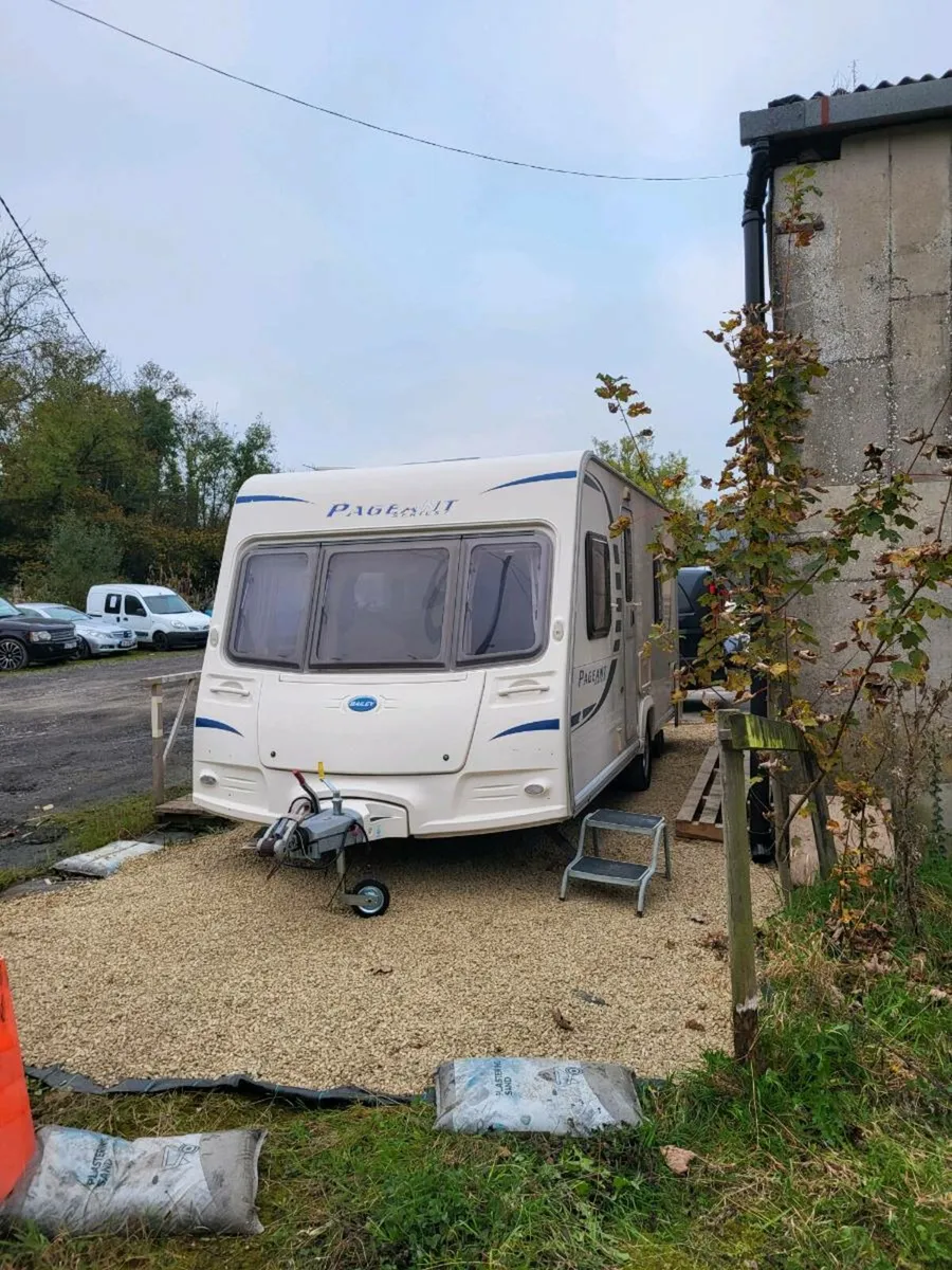 Caravan - Image 3