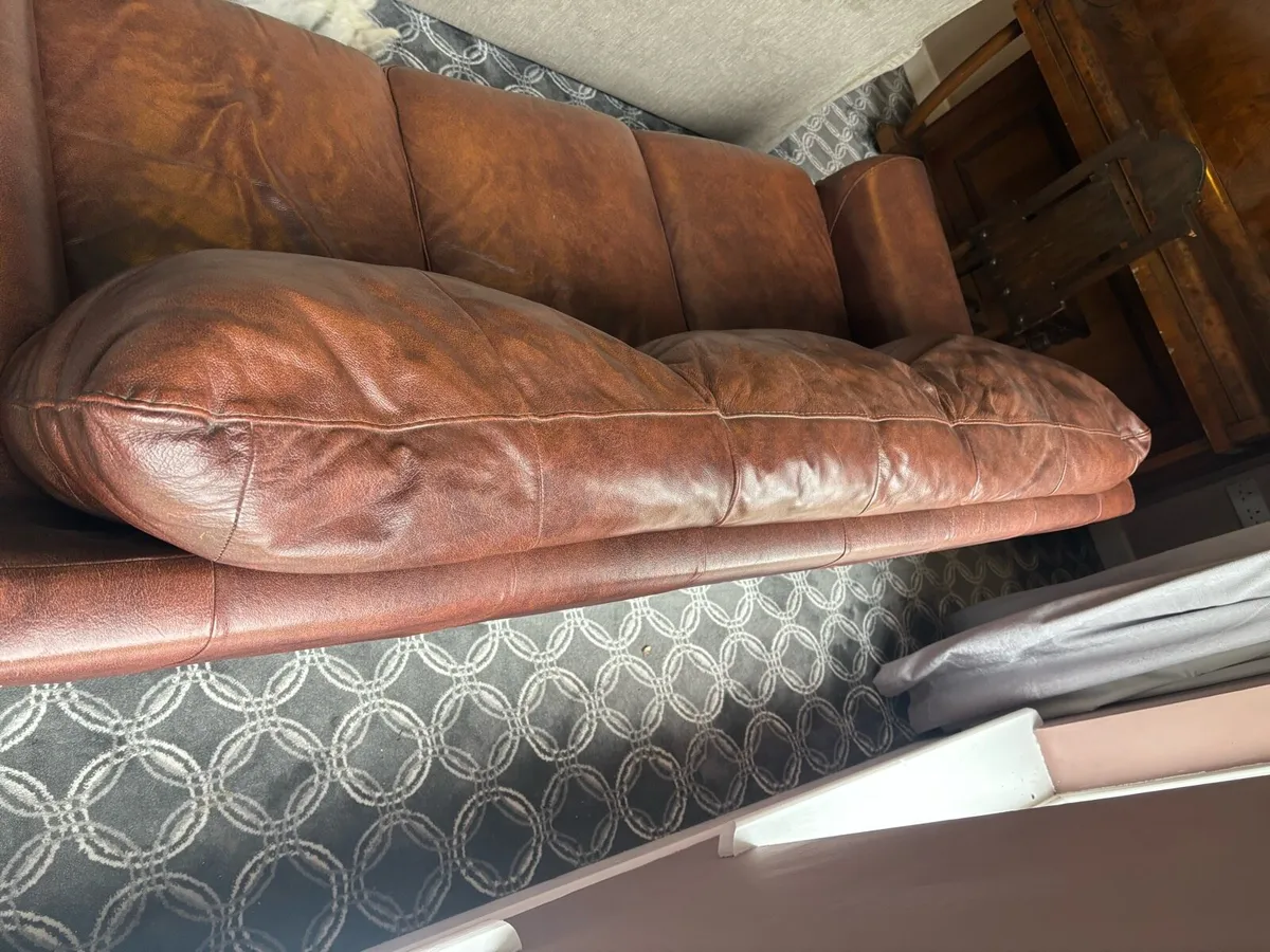 Couch - Image 2
