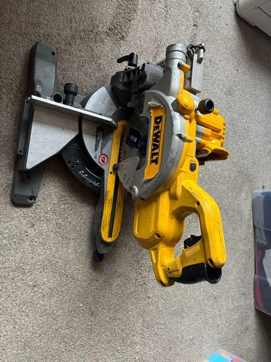 Mitre Saw Dewalt body only - Image 1