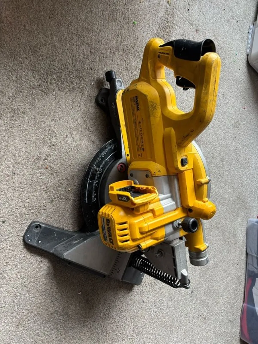 Mitre Saw Dewalt body only - Image 3