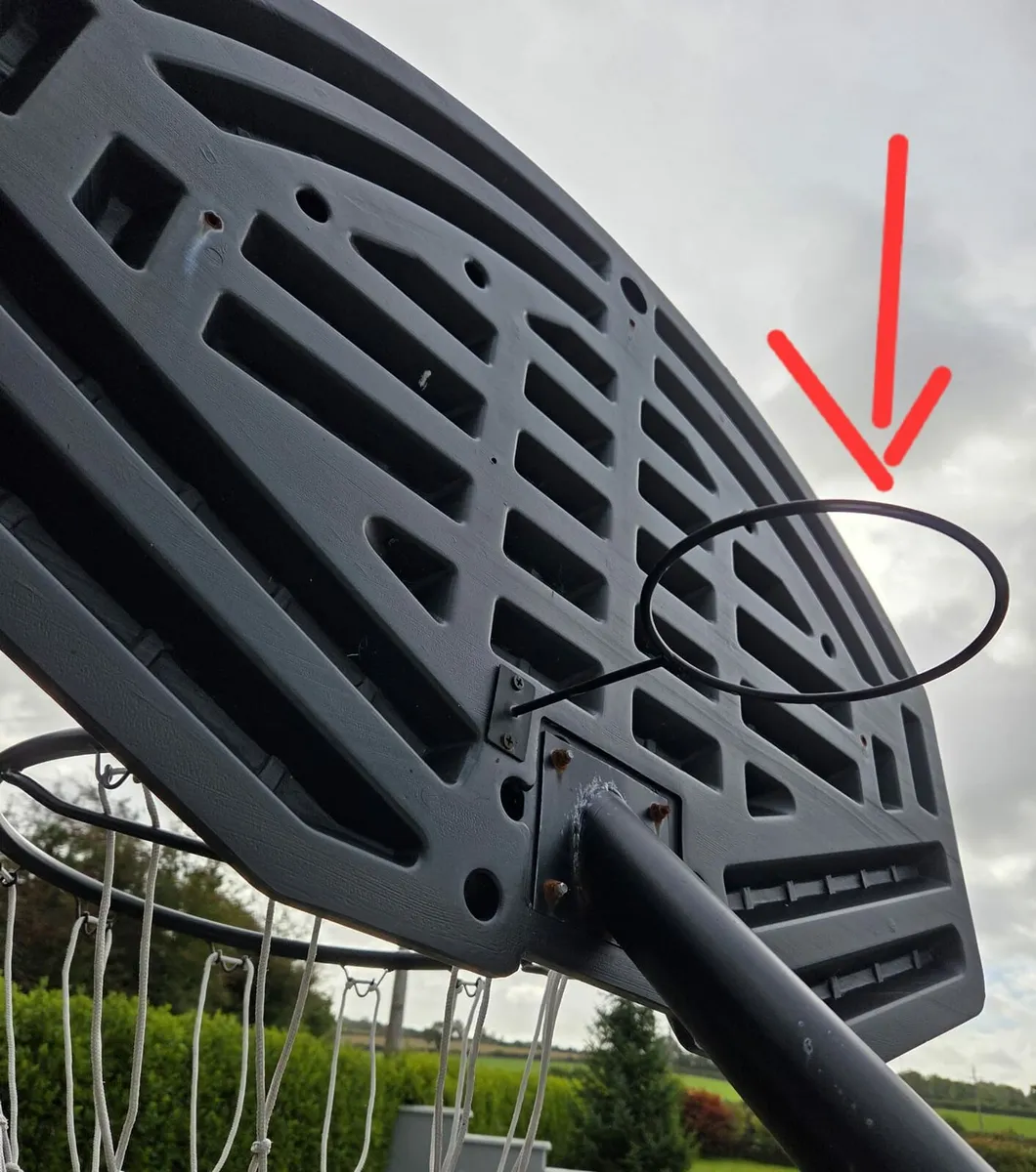 Outdoor basketball stand - Image 4