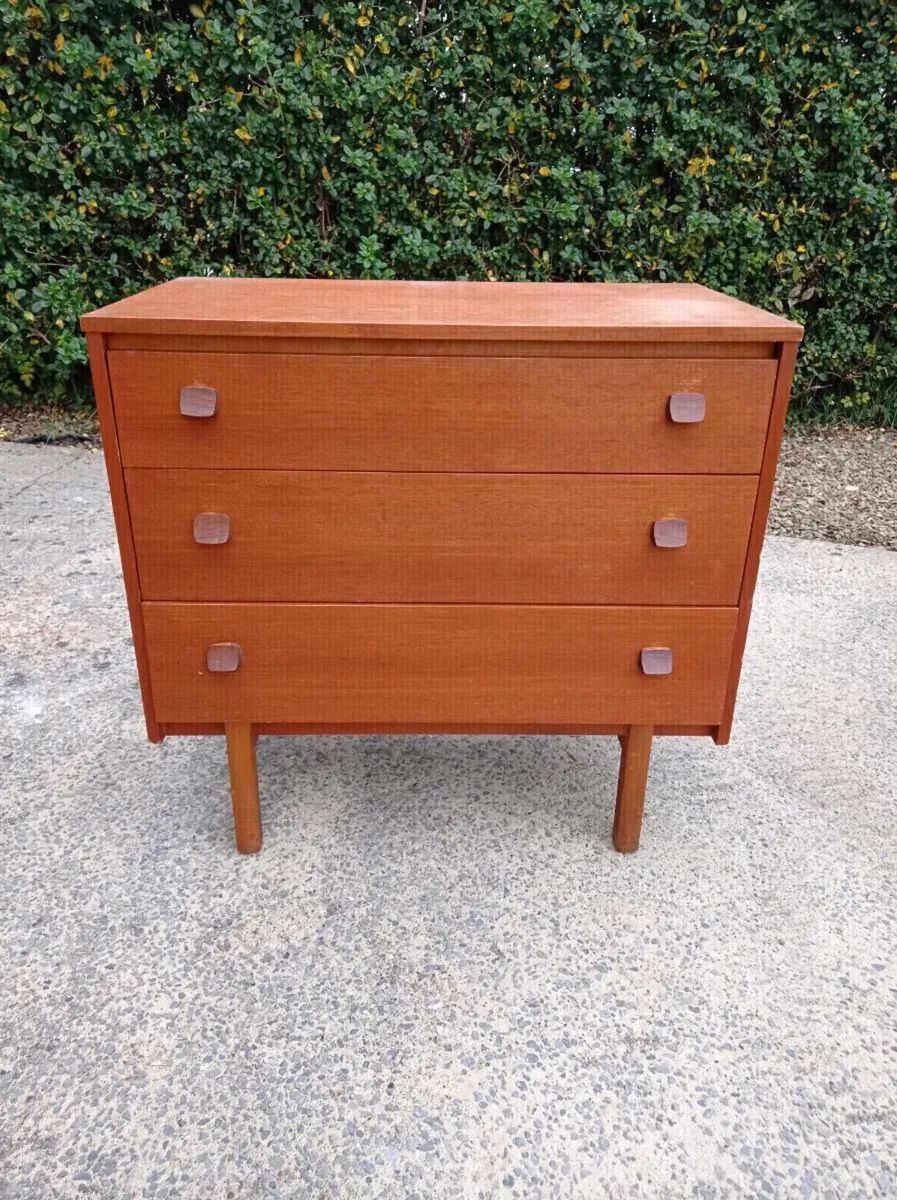 Dressing Table & Chest of drawers - Image 1