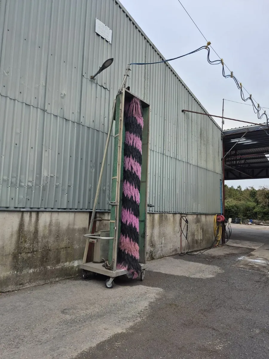 Truck Wash - Image 1