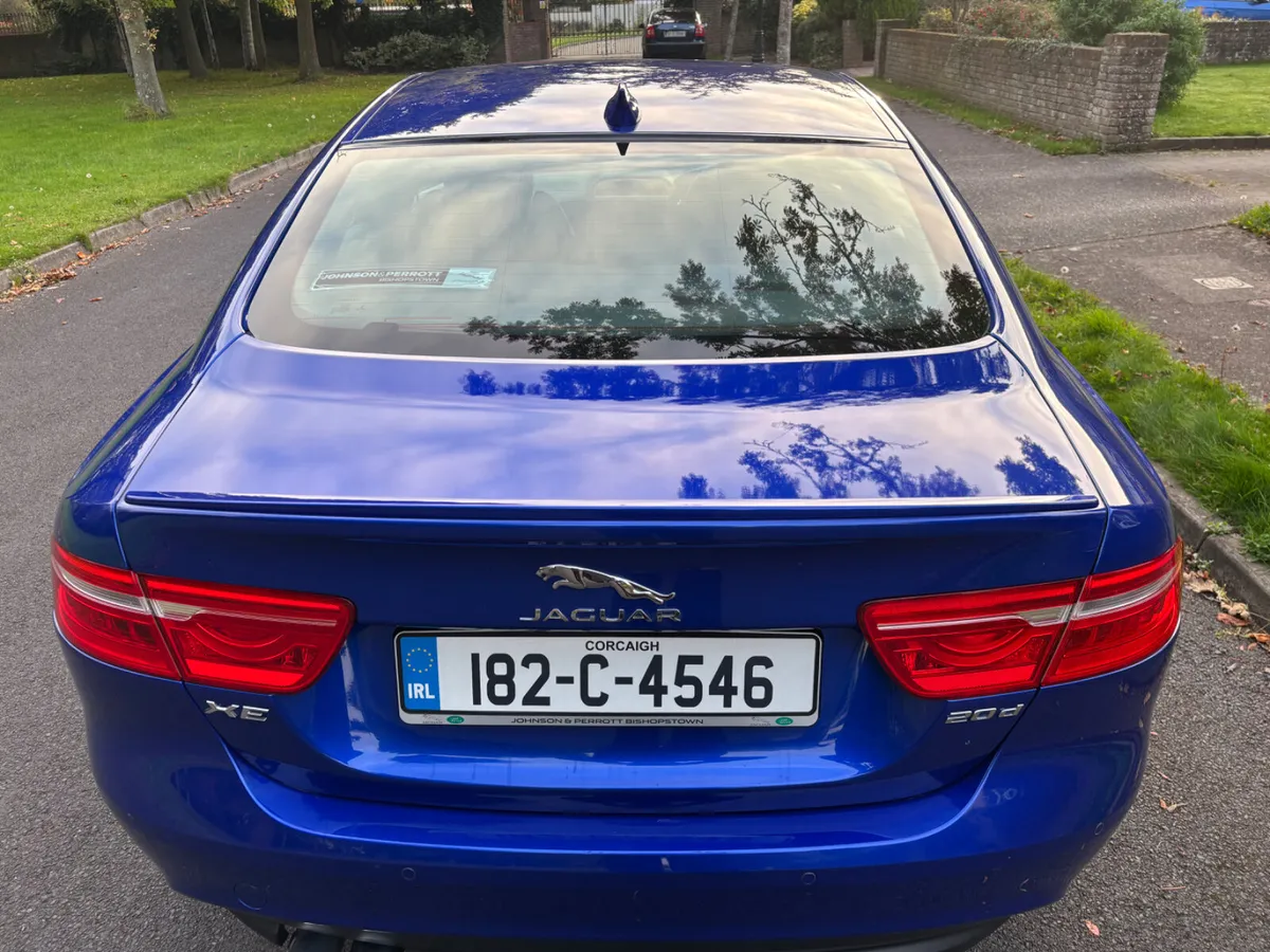 JAGUAR XE  R-TYPE 2.0 ONLY 36,000 MILES NCT 09/26 - Image 4