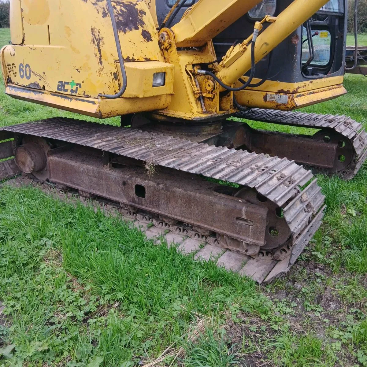7 ton track digger with 16ft lowloader - Image 3