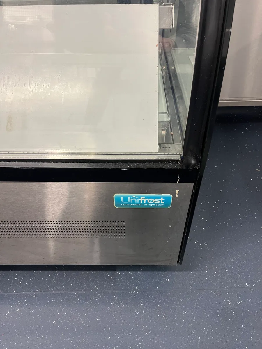 Unifrost Cake & Sandwich Display Fridge - Image 3