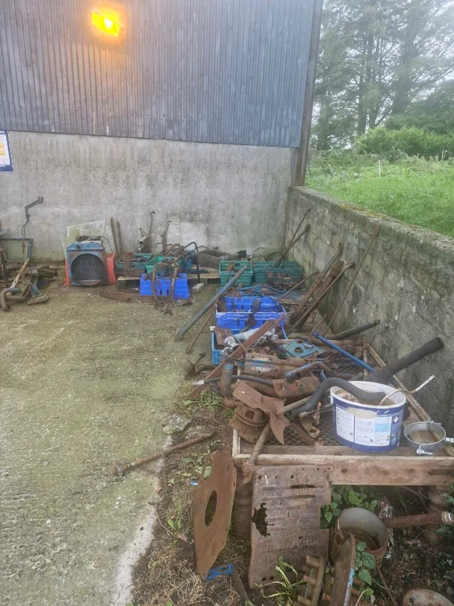 Ford 2000 and 3000 parts - Image 1