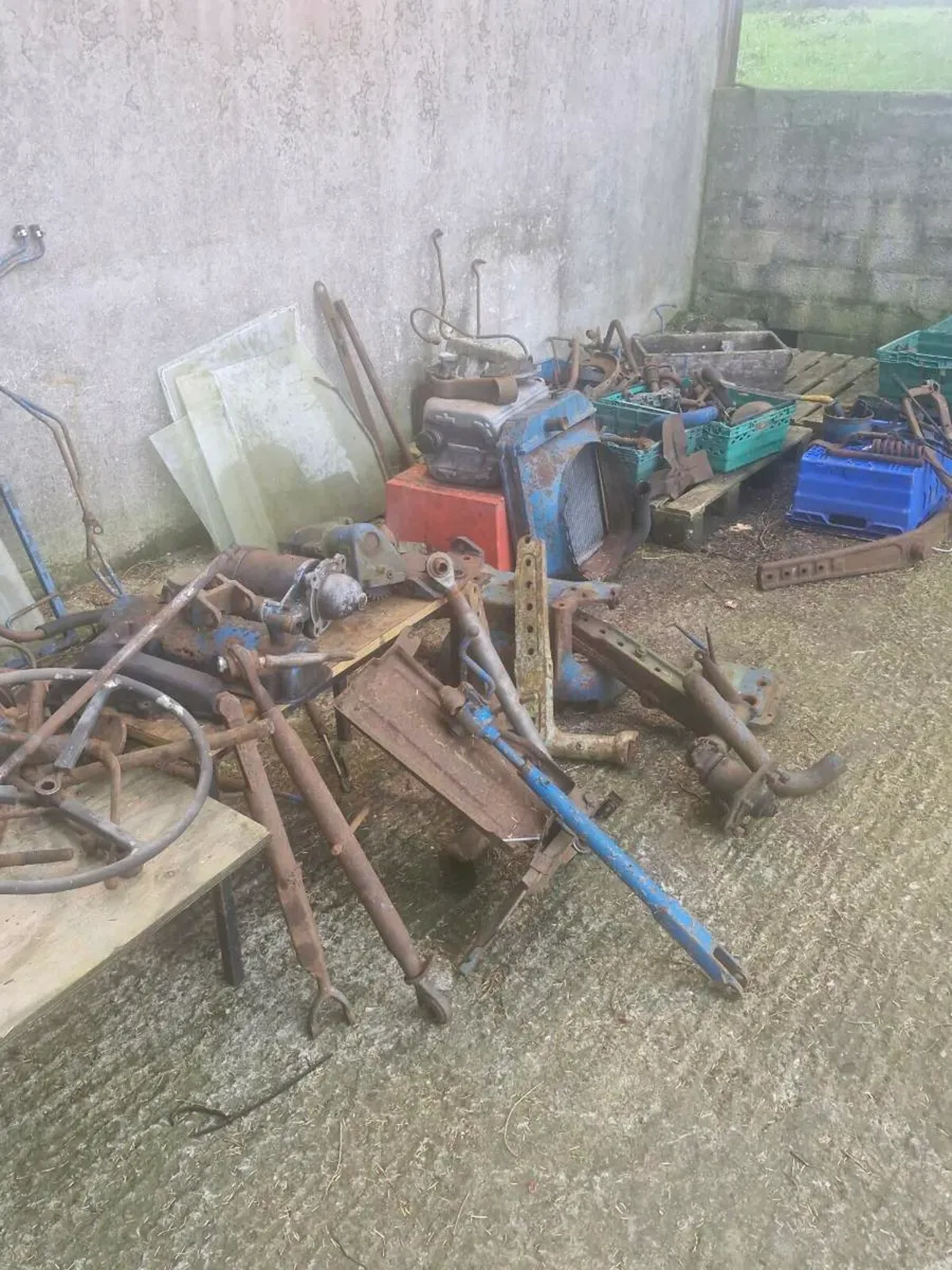 Ford 2000 and 3000 parts - Image 3