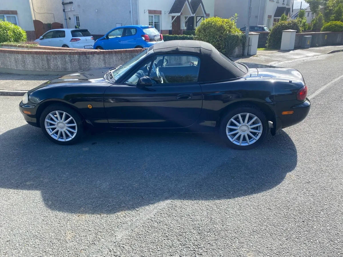 Car - Image 3