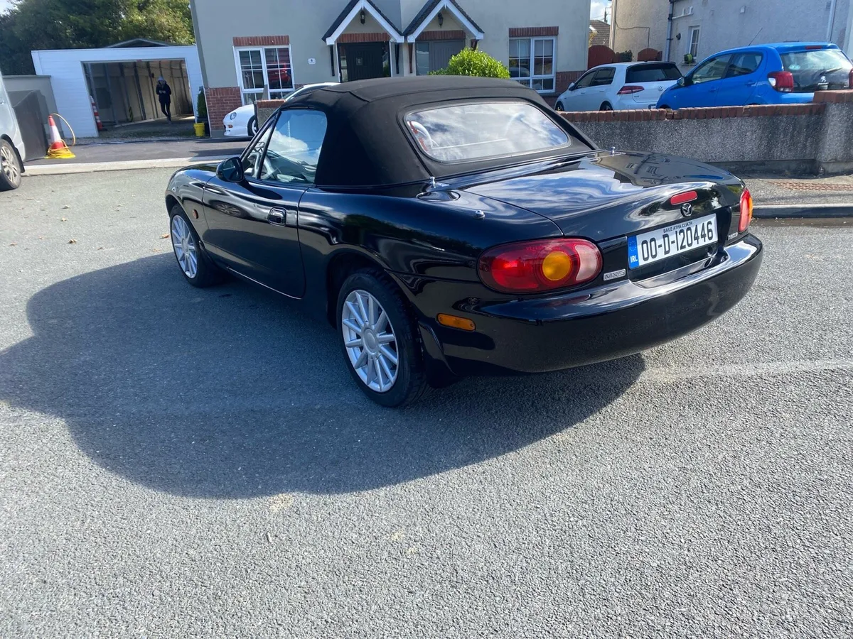 Car - Image 4