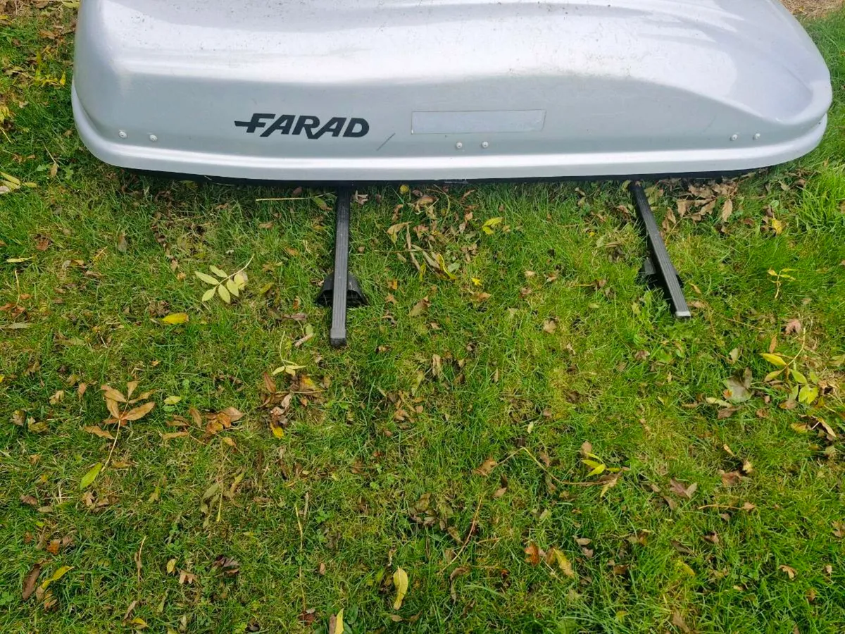 Farad 400 litre roof box