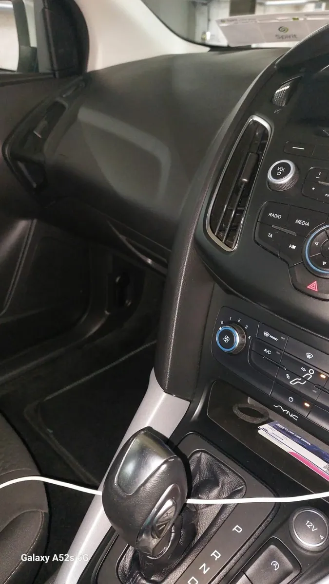Ford Focus 2016 Auto/Low KM/Main Dealer service H - Image 3