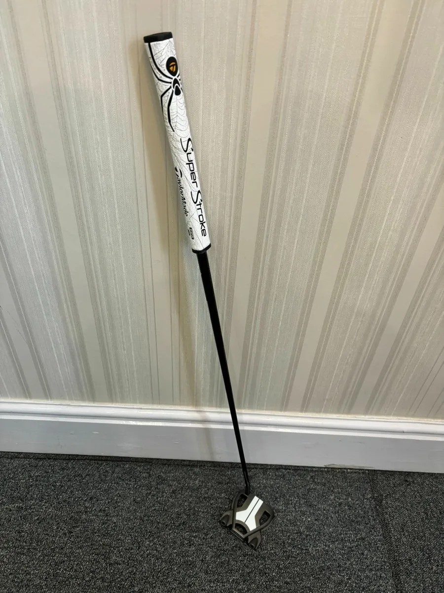 Golf putter - Image 1