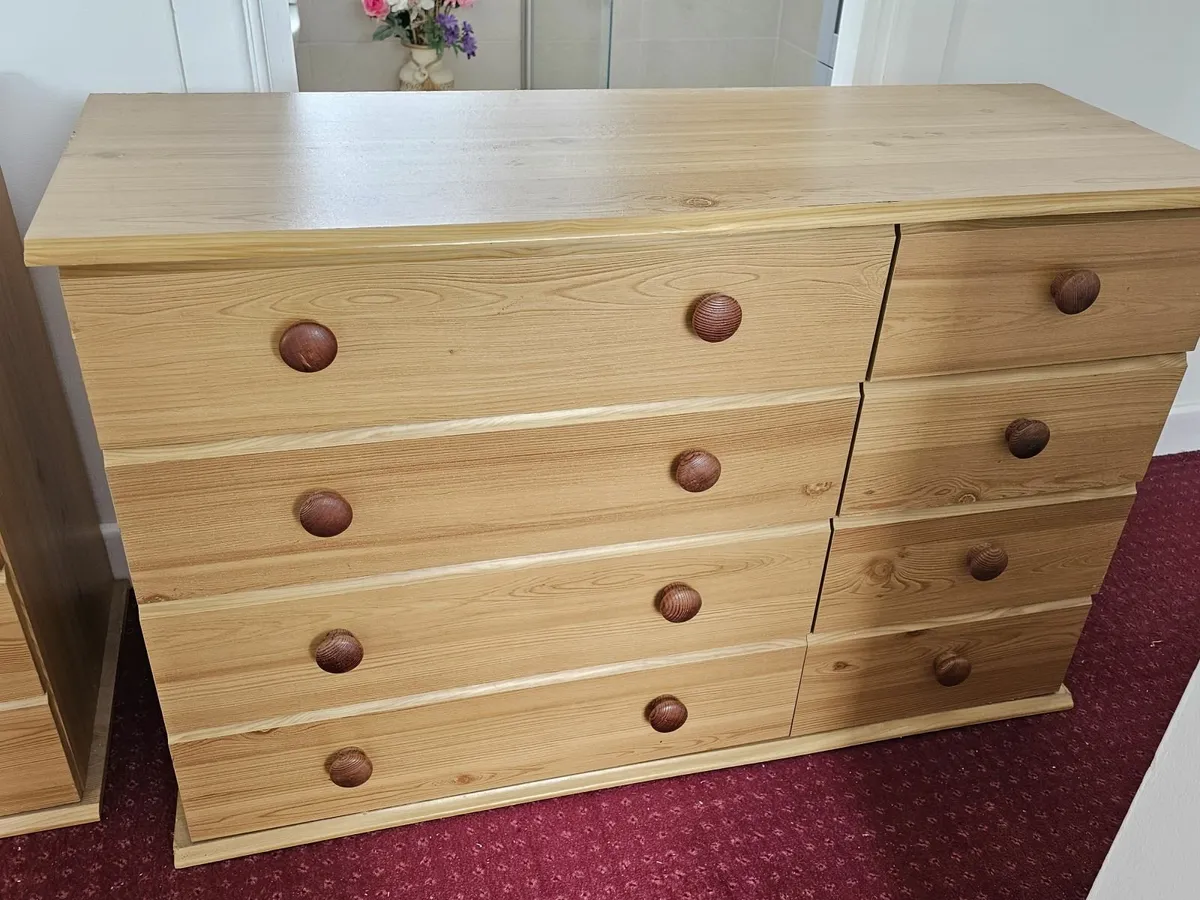 Chest of Drawers 8 drawers pine effect - Image 1