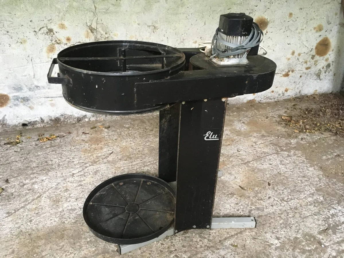 Elu Dust Extractor, 230v - Image 1