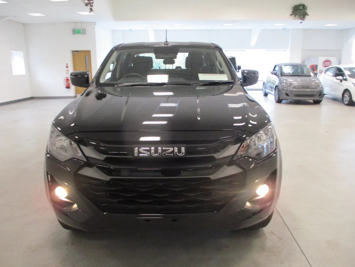 2025 ISUZU D-MAX CREW CAB L 4X4 - Image 4