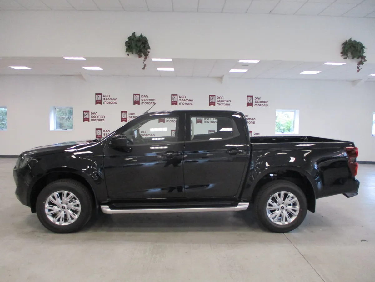 2025 ISUZU D-MAX CREW CAB L 4X4 - Image 2