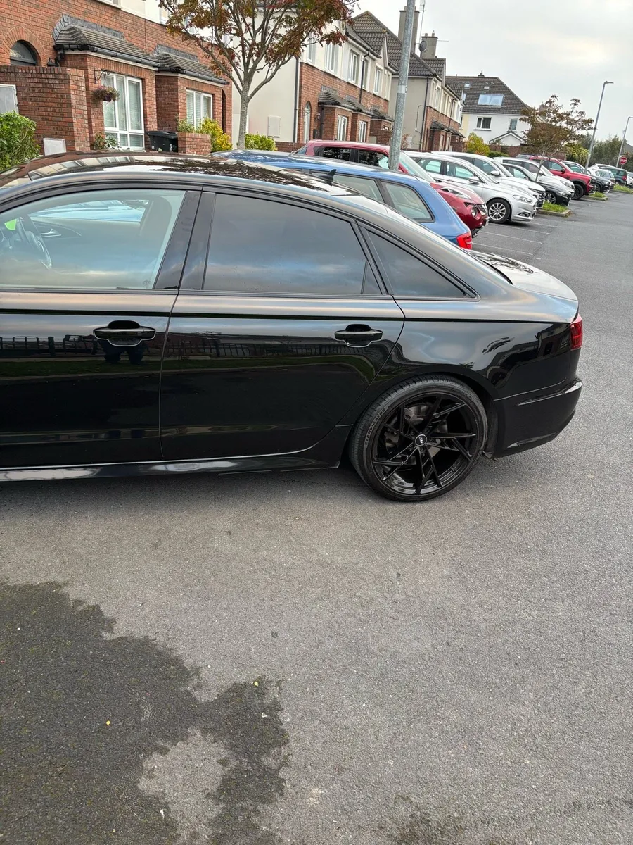 Audi a6 3.0L v6TDI QUATTRO BLACK EDITION - Image 2