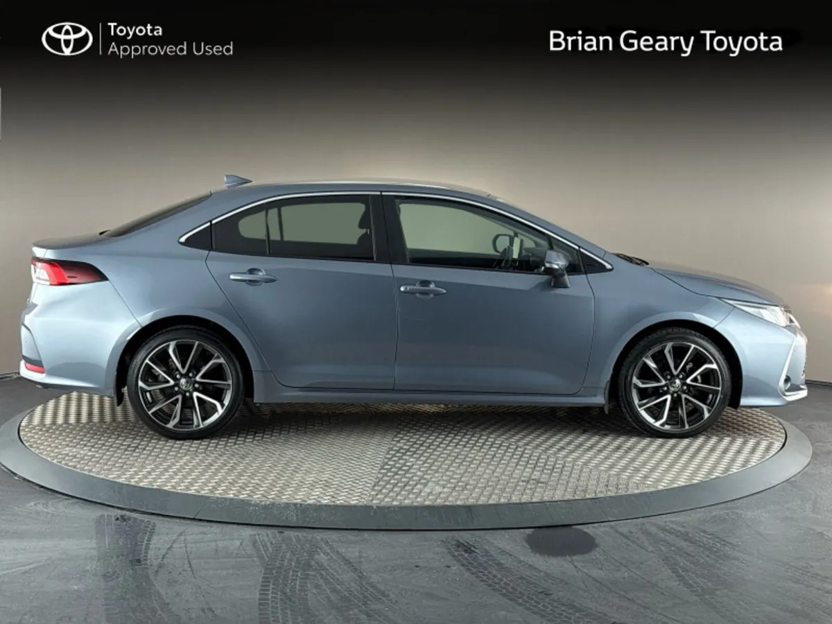 Toyota Corolla HYBRID SOL - Image 3