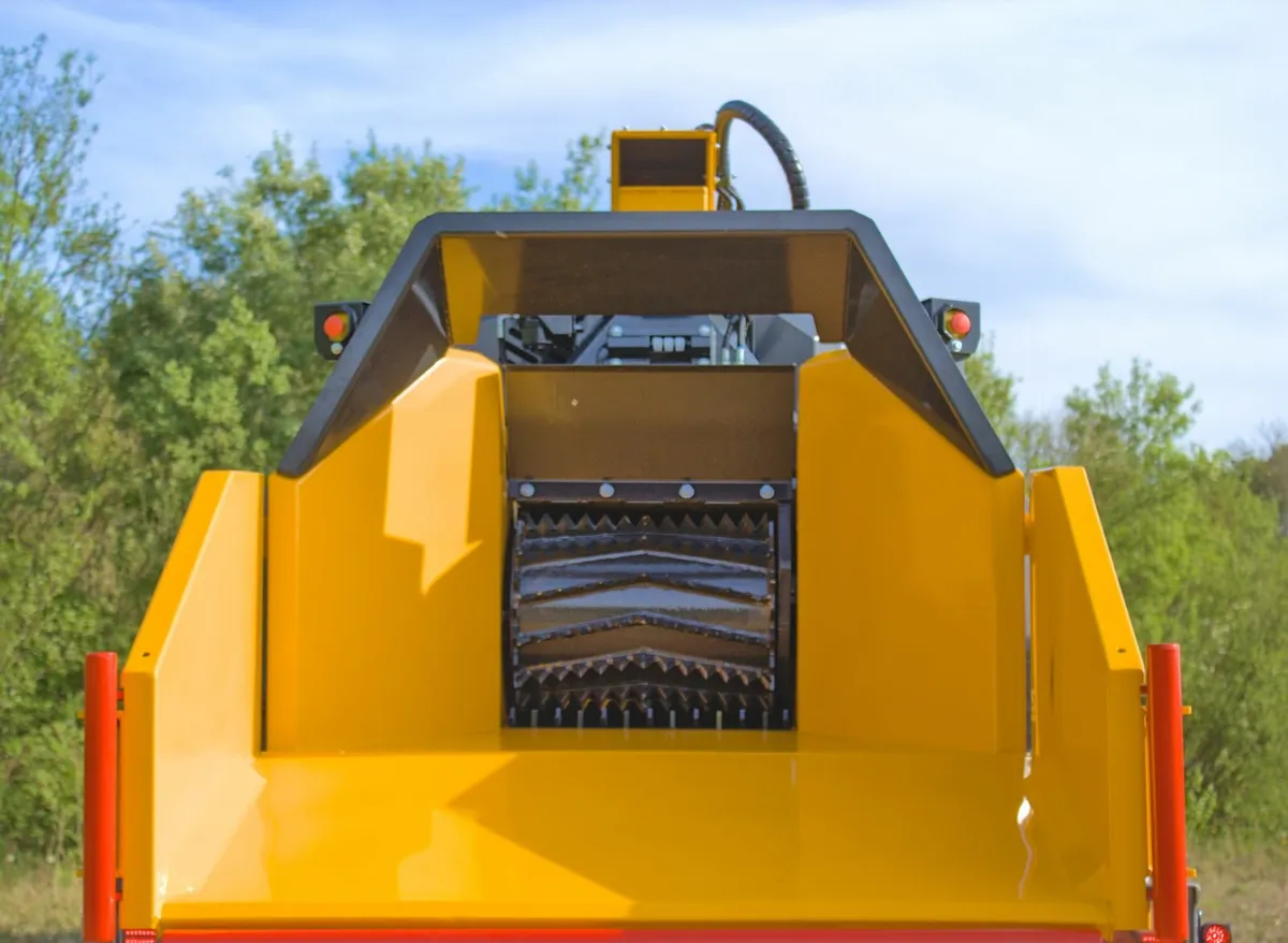 ARBMAX D45 18-Inch 134hp Wood Chipper - Image 4