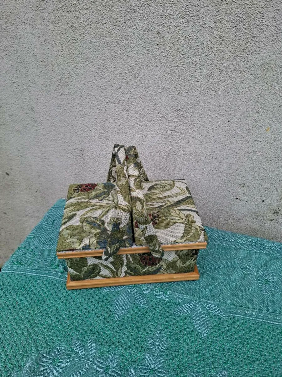 Small fabric craft box postage possible - Image 1