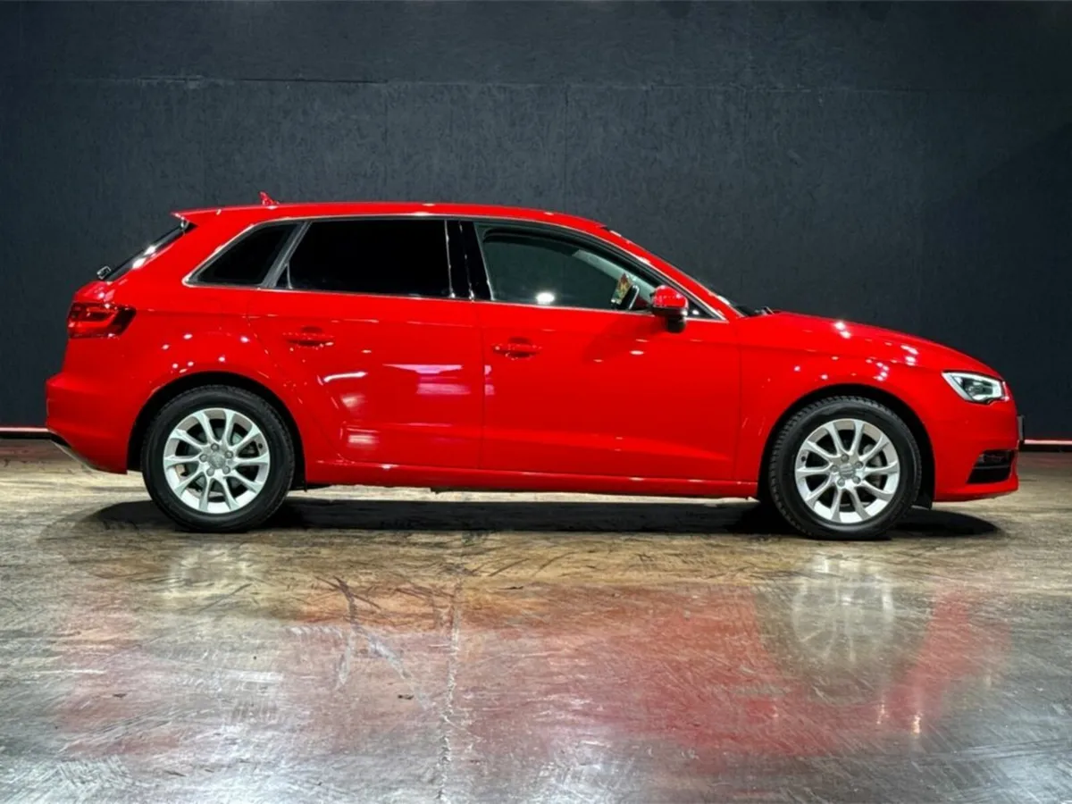 Audi A3 AUTOMATIC 1.4L TFSI - REVERSE CAMERA - CRU - Image 2