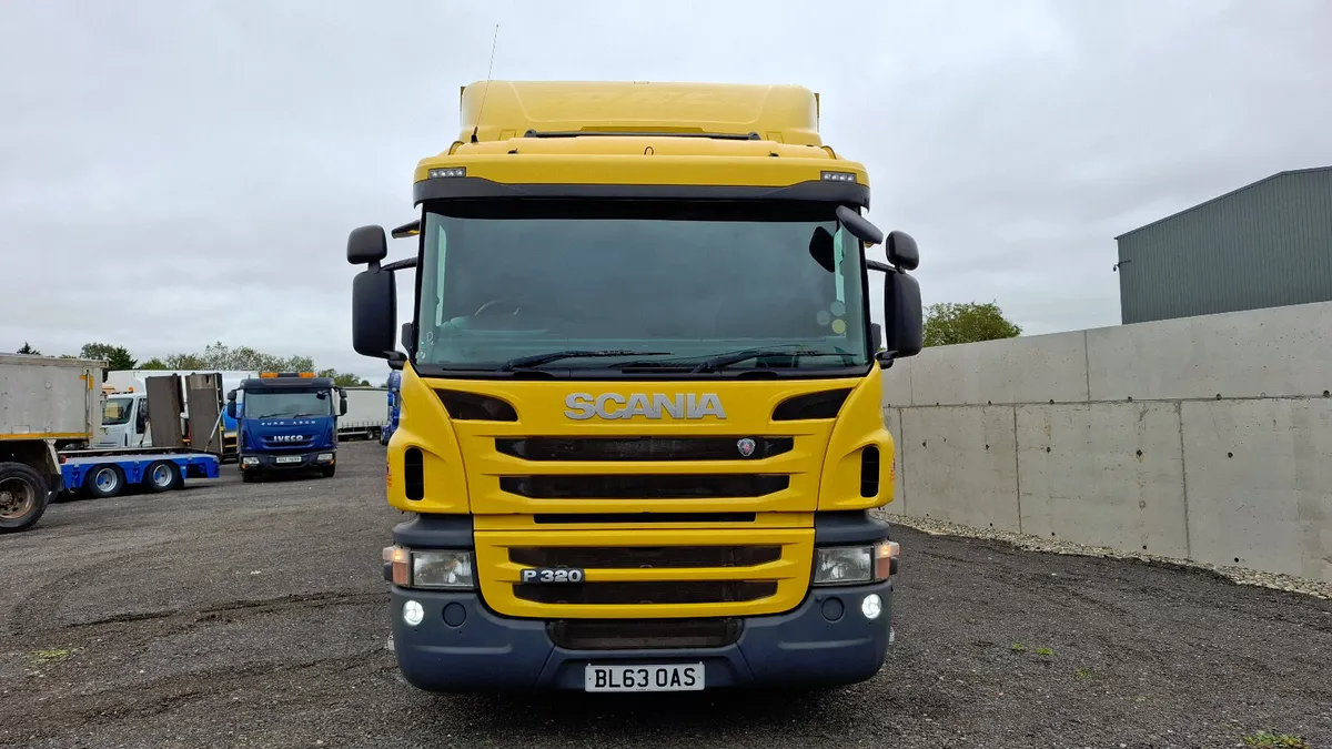 2013  Scania P320 , 6x2 , Curtain Sider , - Image 3
