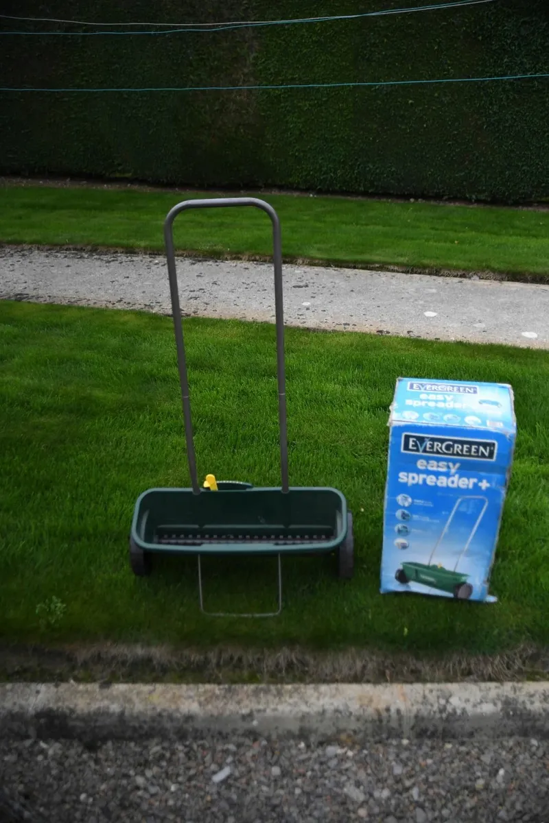 lawn fertalizer spreader - Image 2