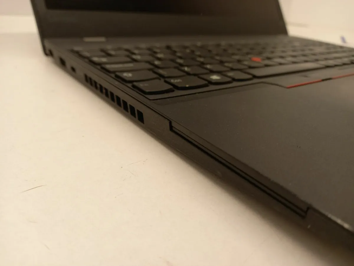 online Auction Of A LENOVO ThinkPad T570 & More! - Image 2
