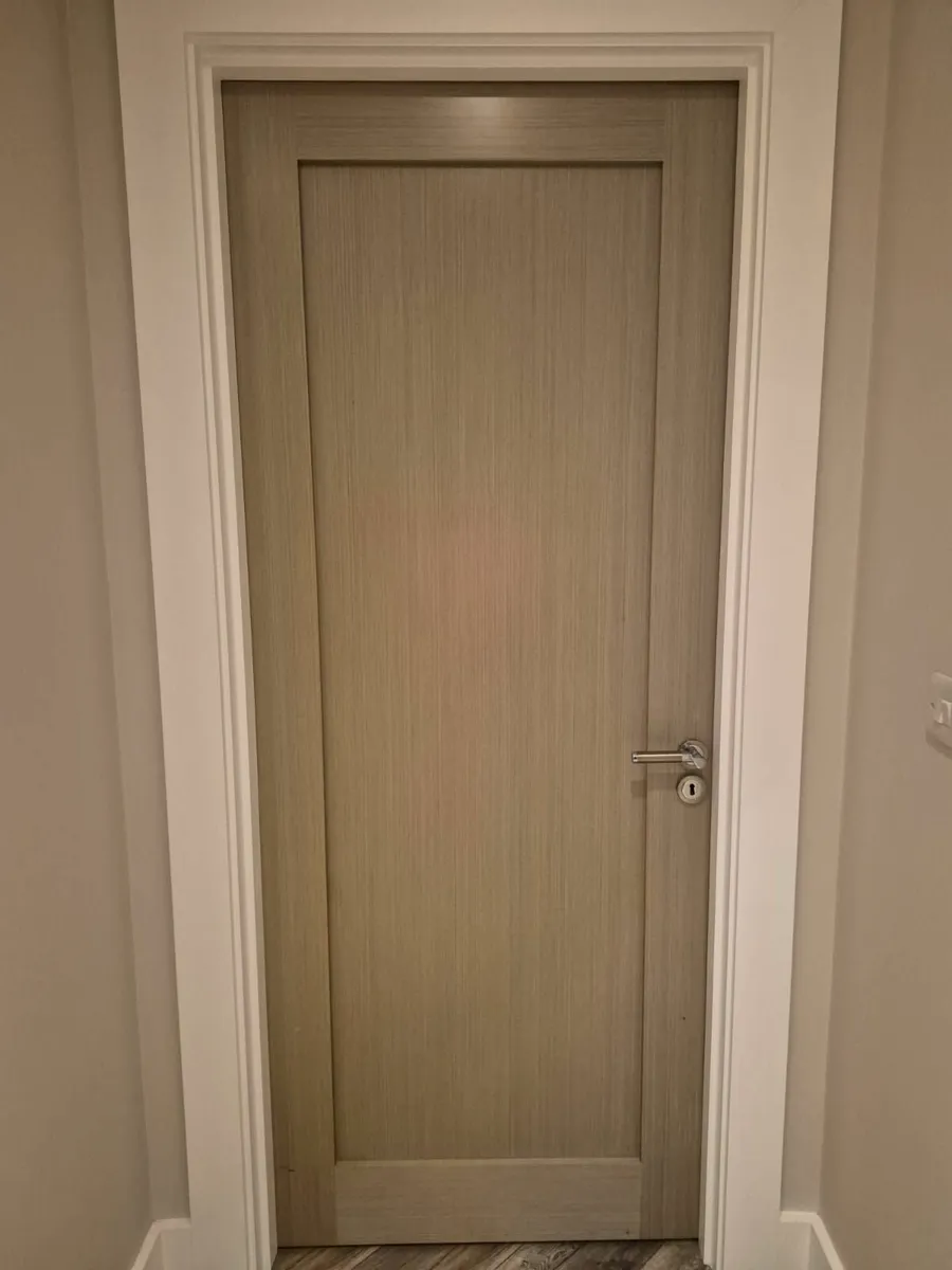 18 Deanta NM5 Light Grey Ash Shaker Used Doors - Image 2