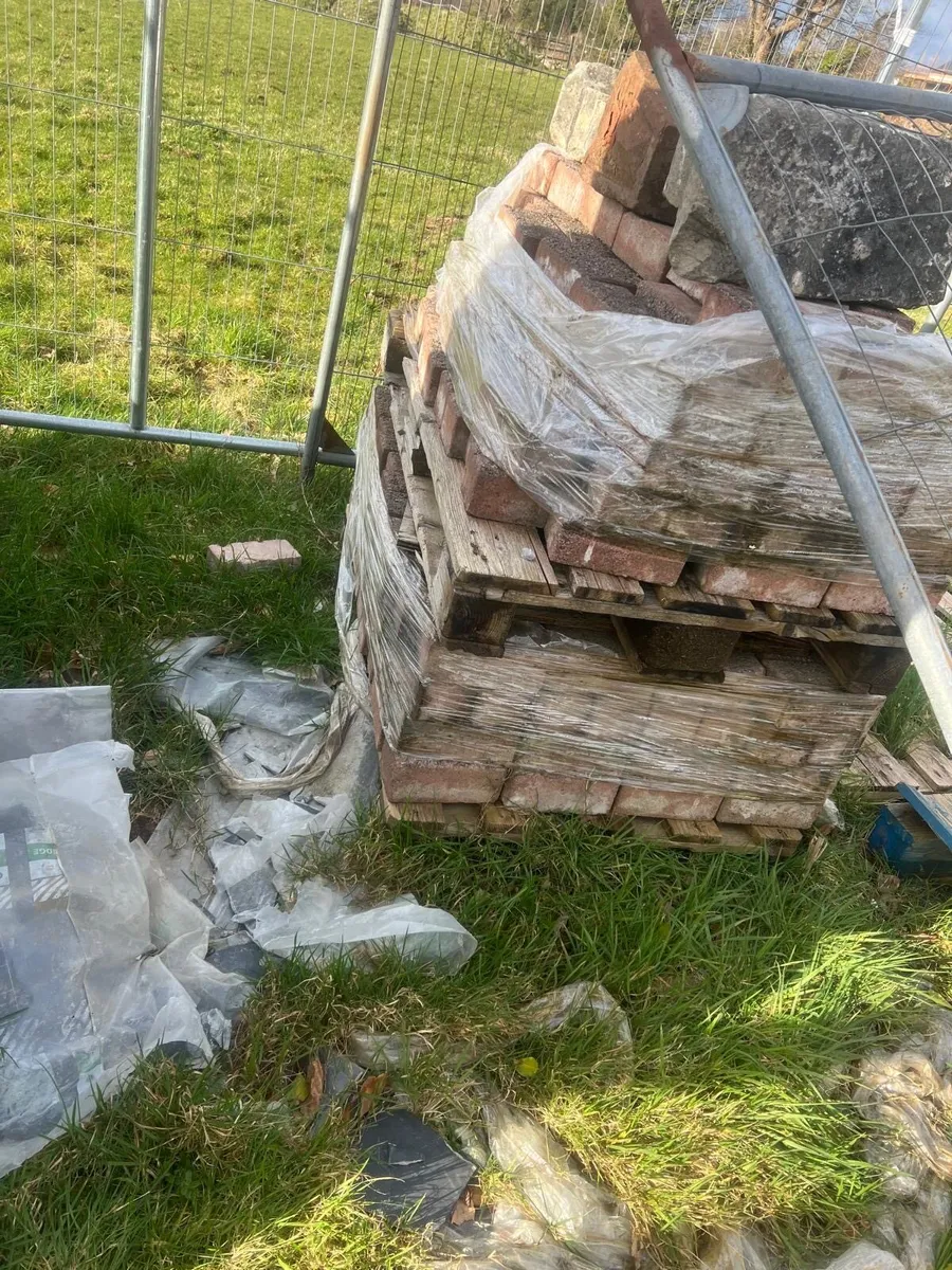 Pallets & Bricks – Collection Only 🧱🚚 - Image 1