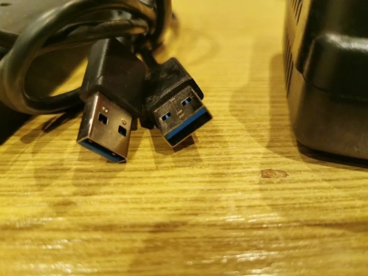 USB 3 Hub 7 Ports 30 Watts 2.4A charging 5Gbps Sup - Image 2