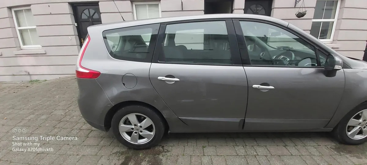 Renault Grand Scenic 2010 - Image 2