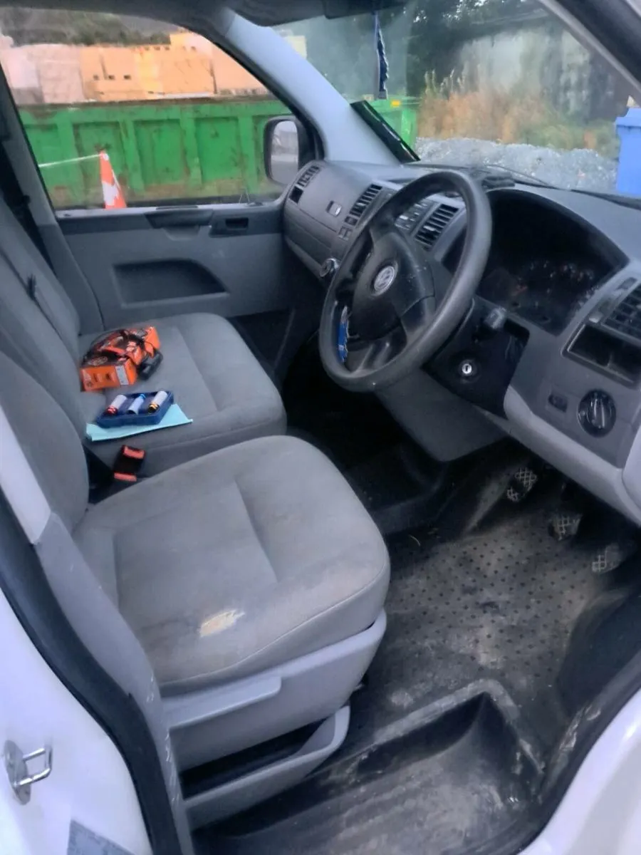 Volkswagen transporter t5 - Image 3