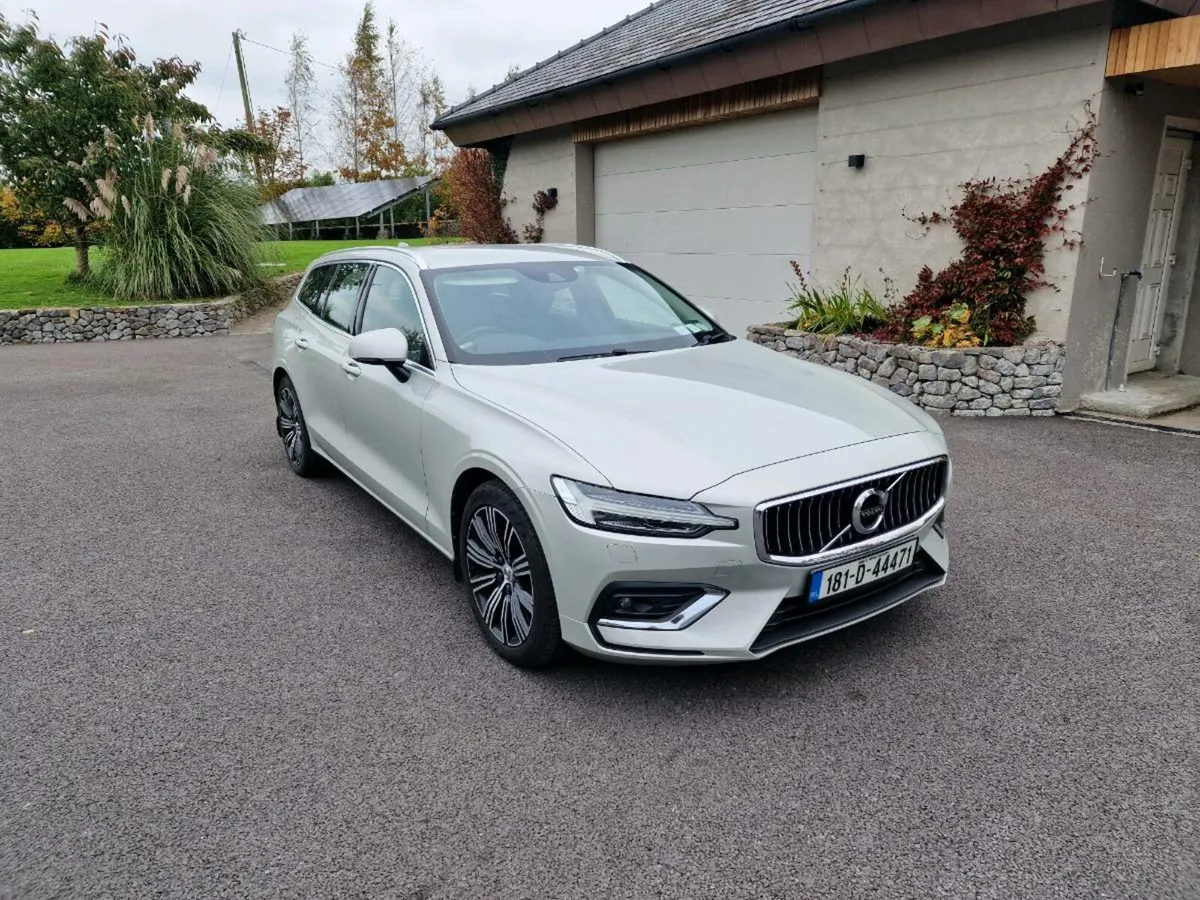 Volvo V60 D4 Inscription - Image 1