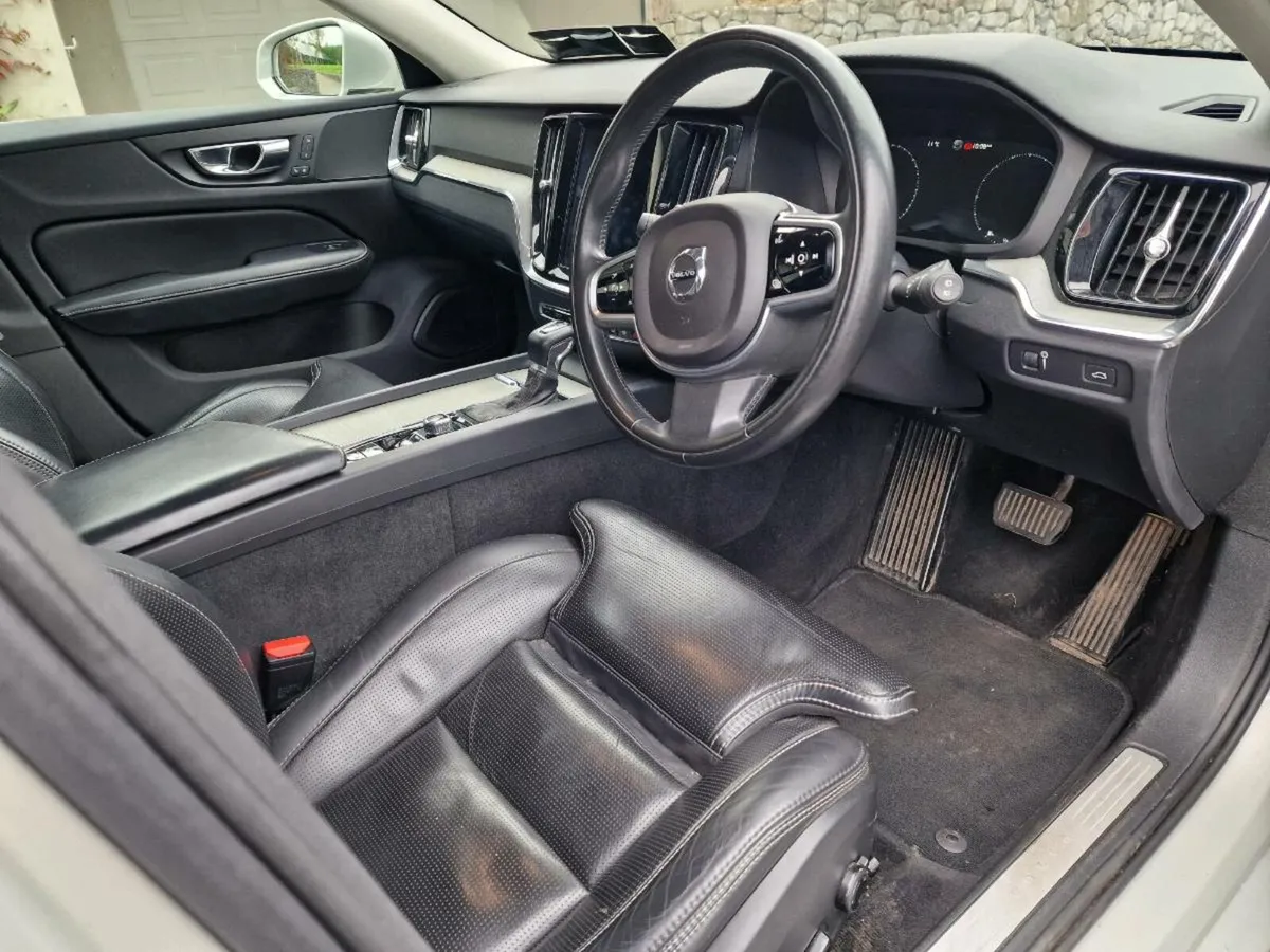 Volvo V60 D4 Inscription - Image 4