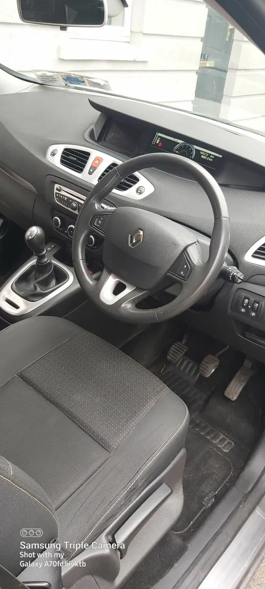 Renault Grand Scenic 2010 - Image 1