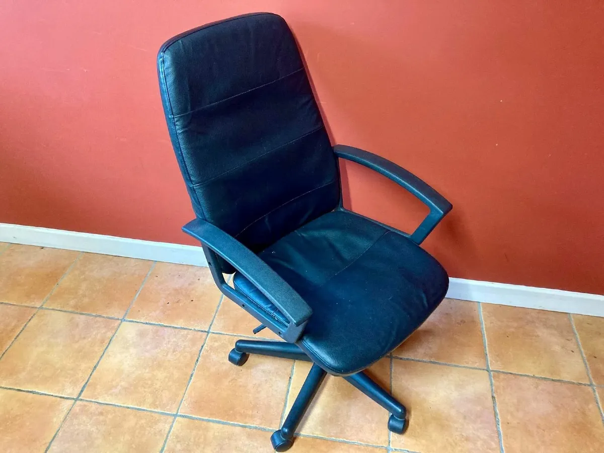 Black Office Chair – Comfy & Adjustable - Image 2