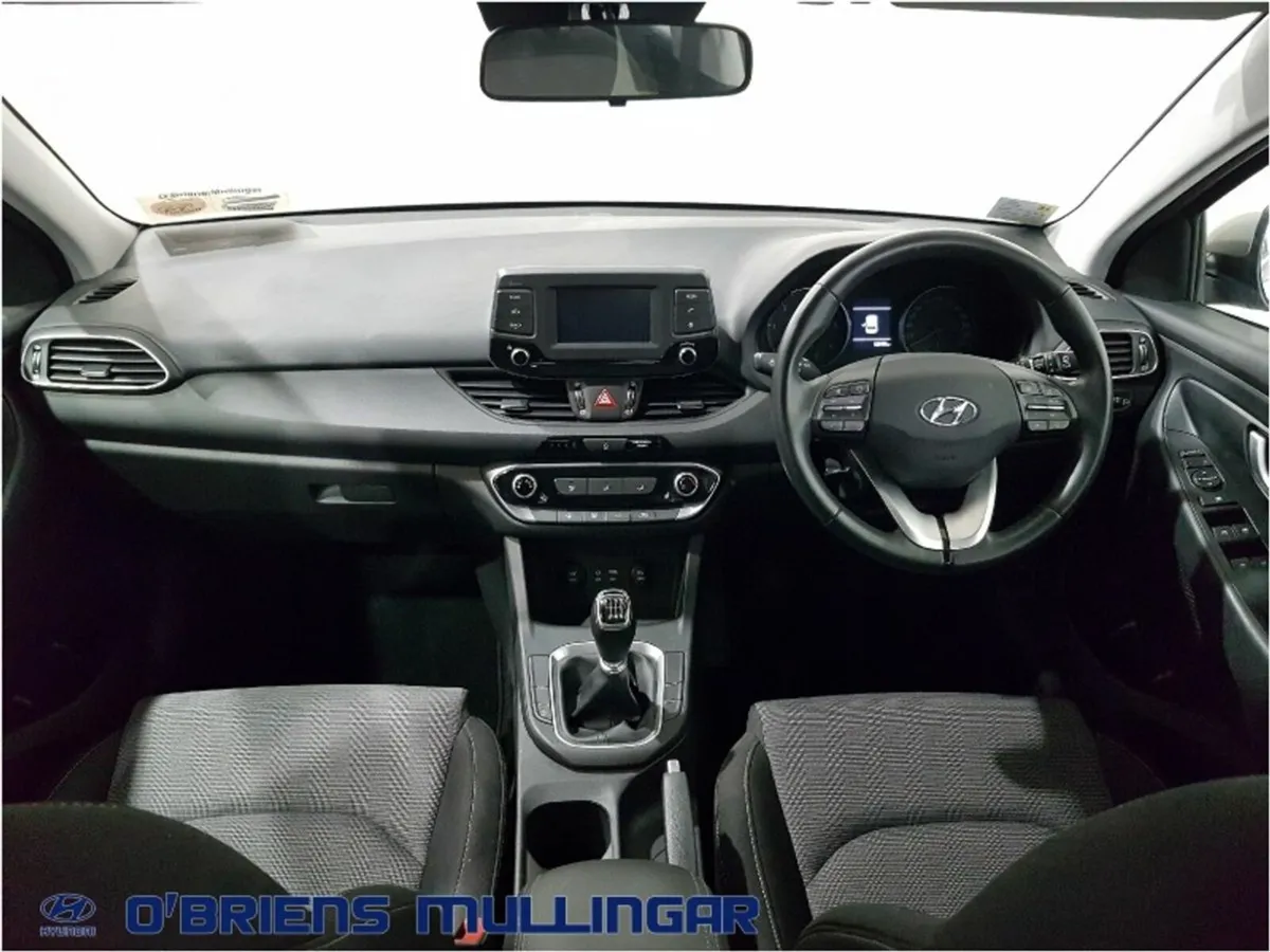 Hyundai i30 DELUXE 1.6 CRDi 5DR - Image 2