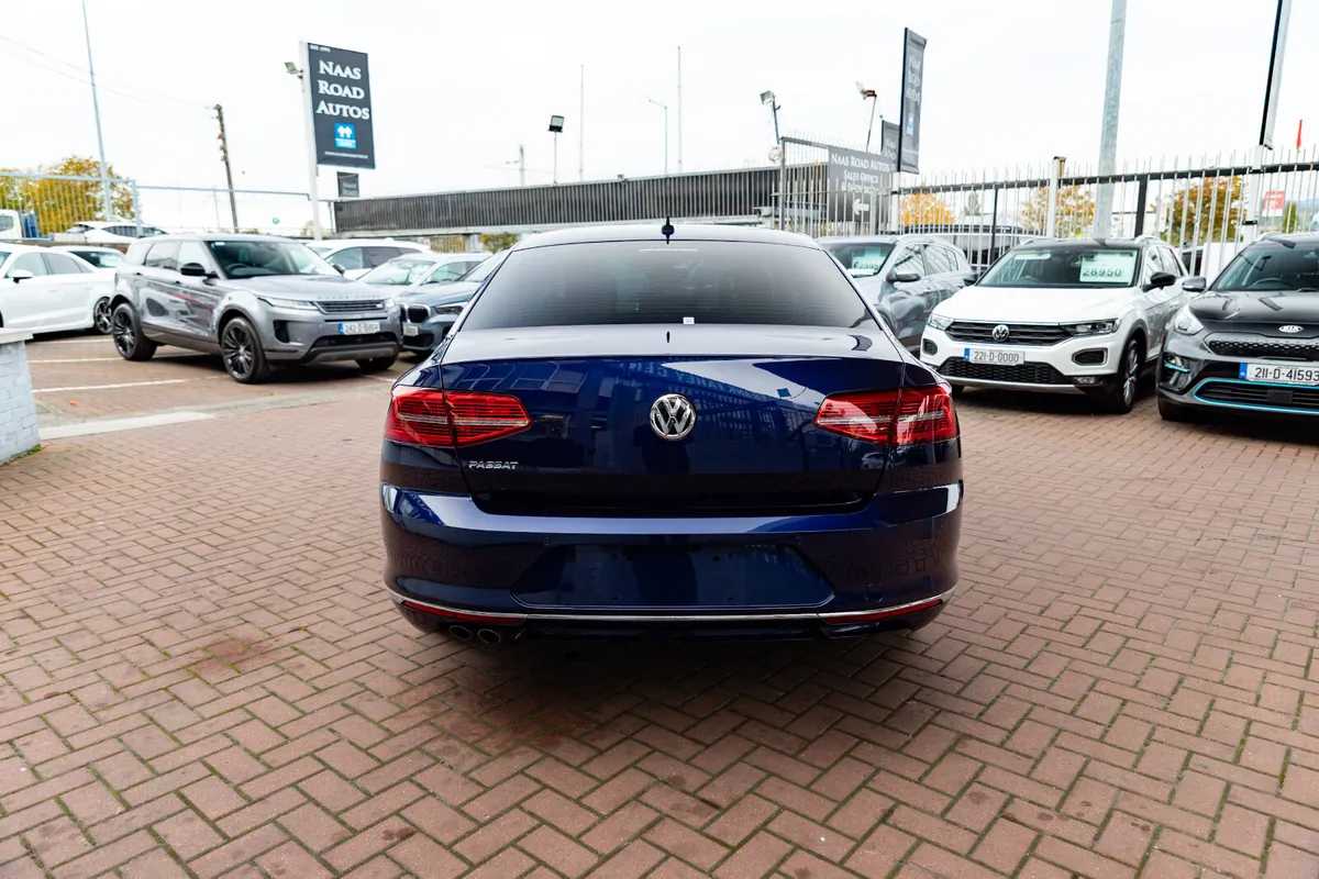 VOLKSWAGEN PASSAT 2.0TDI HIGHLINE 4DR SALOON AUTO - Image 4