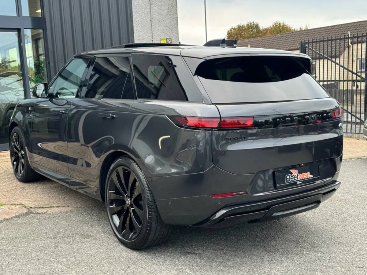 3.0 D300 MHEV Dynamic SE SUV 5dr Diesel Auto 4WD E - Image 4