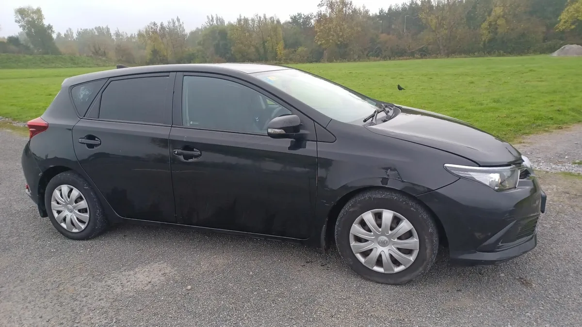 17 Toyota Auris VAN  1.4 DIESEL. DOE 1/26 - Image 1