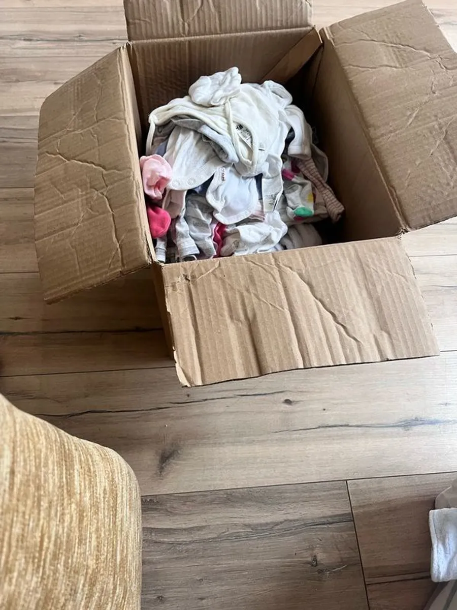2boxes of assorted baby clothes lovely condition 0-9mths - Image 1